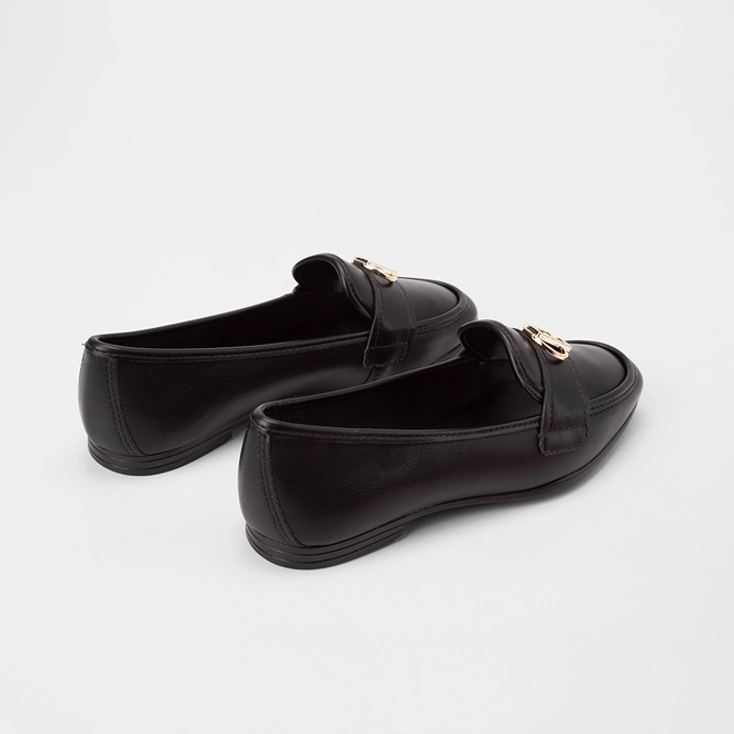 Mocassim Feminino Dakota Detalhe Metalizado Preto