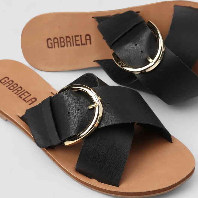 Tamanco Rasteiro Feminino Gabriela Fivela Tira Cruzada Preto