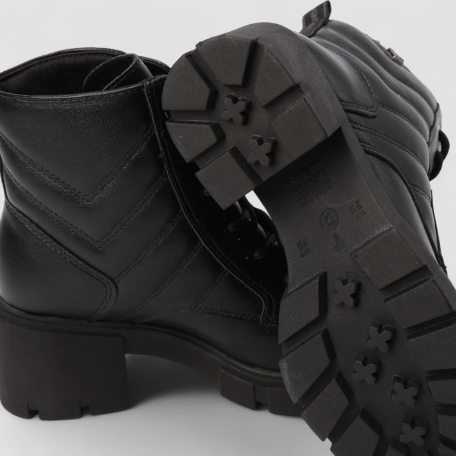 Bota Coturno Feminino Via Marte Tratorada Pespontos Preto