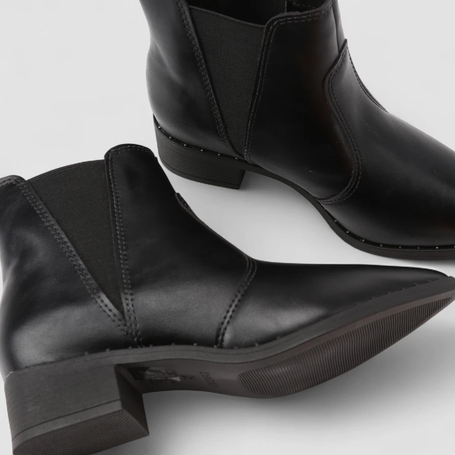 Bota Chelsea Feminina Beira Rio Cano Curto Detalhe Rebite Preto