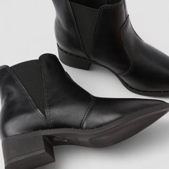 Bota Chelsea Feminina Beira Rio Cano Curto Detalhe Rebite Preto