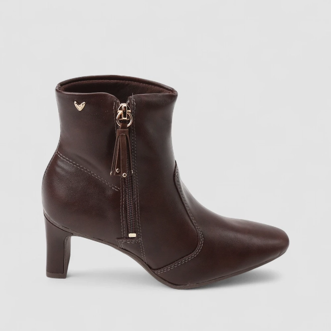 Ankle Boot Feminina Mississipi Salto Bloco Pingente Metálico Marrom
