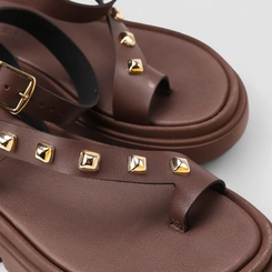 Sandalia Feminina Moleca Detalhe Tachas Marrom