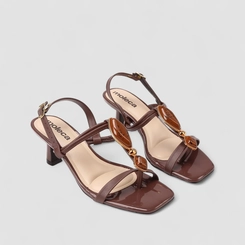 Sandália Feminina Moleca Detalhe Pedraria Marrom