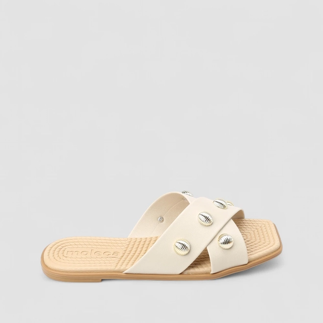 Tamanco Rasteiro Feminino Moleca Tiras Cruzadas Tachas Off White