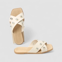 Tamanco Rasteiro Feminino Moleca Tiras Cruzadas Tachas Off White