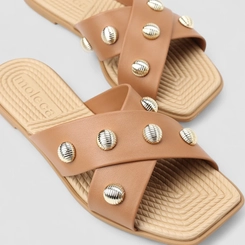 Rasteira Feminina Moleca Tachas Caramelo