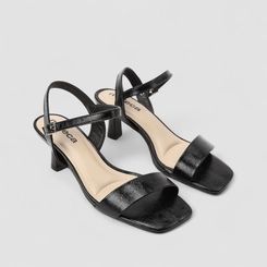 Sandália Feminina Moleca Salto Fino Tira Larga Preto