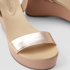 Sandália Feminina Beira Rio Plataforma Metalizada Ouro Rosé