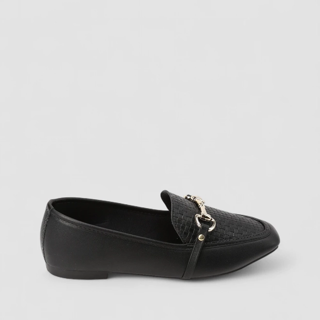 Mocassim Feminino Penélope Tressê Enfeite Metálico Preto