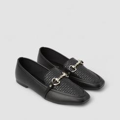 Mocassim Feminino Penélope Tressê Enfeite Metálico Preto