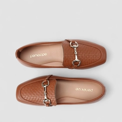 Mocassim Feminino Penélope Tressê Enfeite Metálico Marrom
