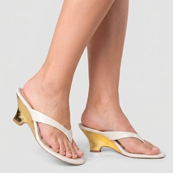 Tamanco Feminino Gabriela Salto Estilizado Dourado Off White