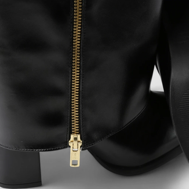 Bota Feminina Gabriela Cano Médio Zíper Detalhe Capa Preto
