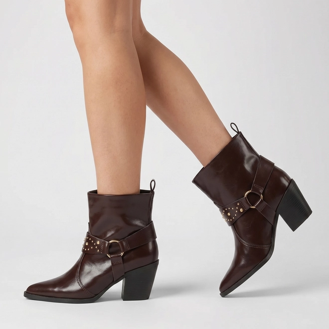 Ankle Boot Feminina Gabriela Salto Bloco Fivela Detalhe Rebite Marrom