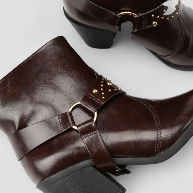Ankle Boot Feminina Gabriela Salto Bloco Fivela Detalhe Rebite Marrom