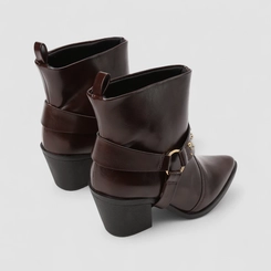 Ankle Boot Feminina Gabriela Salto Bloco Fivela Detalhe Rebite Marrom