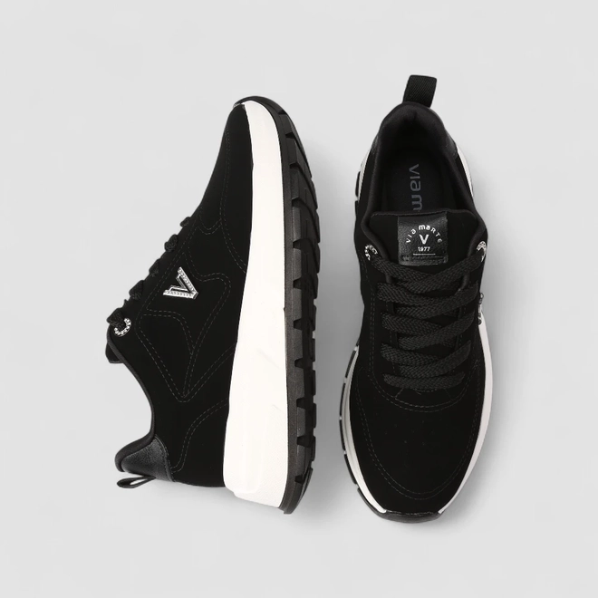 Tênis Chunky Feminino Via Marte Detalhe Pedraria Preto