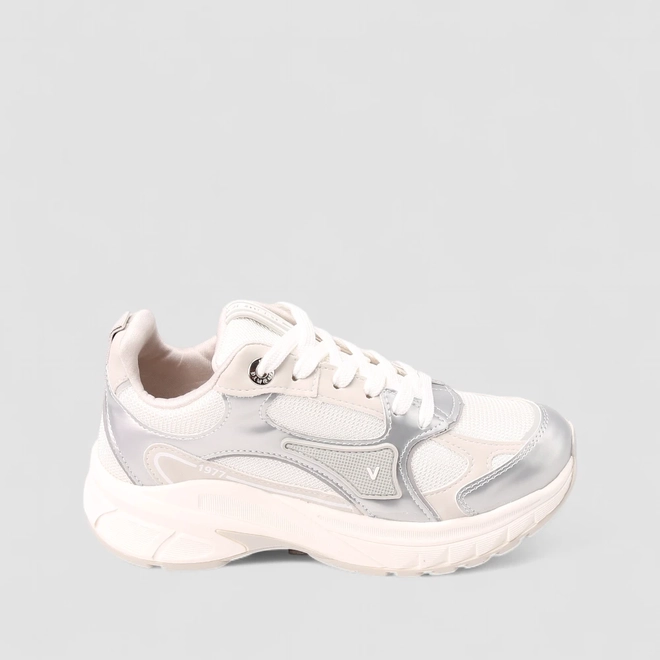 Tênis Casual Feminino Via Marte Recorte Metalizado Branco