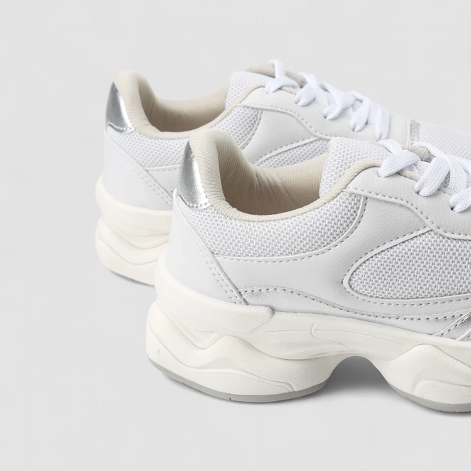 Tênis Casual Feminino Gabriela Recortes Metalizado Branco