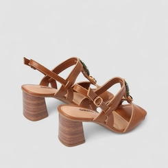 Sandália Feminina Dakota Fivela Detalhe Metalizado & Pedraria Caramelo