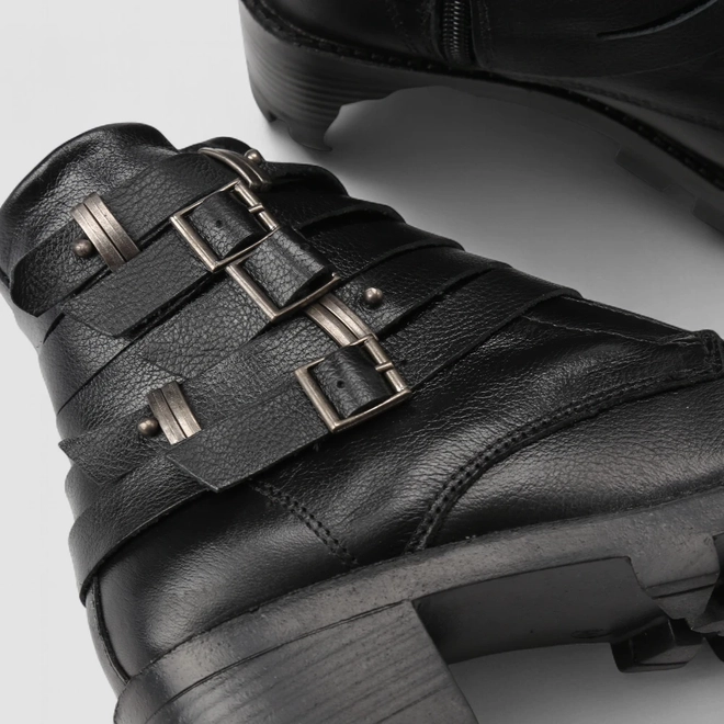 Bota Feminina Gabriela Cano Médio Multitiras Fivela Preto