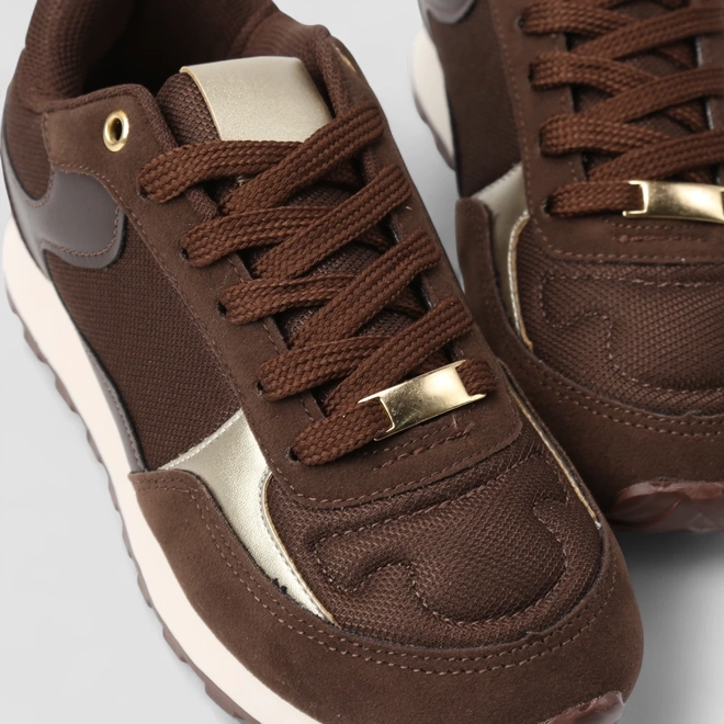 Tênis Casual Feminino Gabriela Recorte Camurça Detalhe Metalizado Marrom
