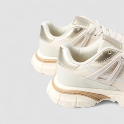 Tênis Casual Feminino Gabriela Detalhe Metalizado Off White