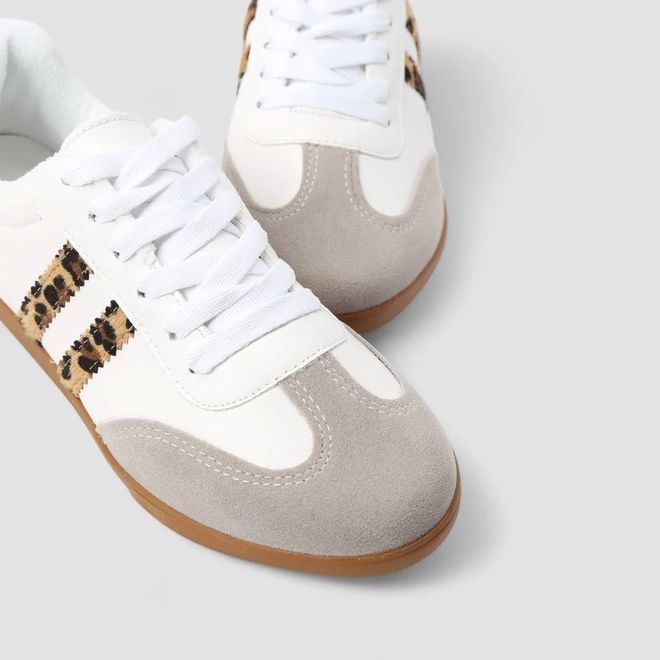Tênis Casual Feminino Penelope Detalhe Recorte Onça Branco