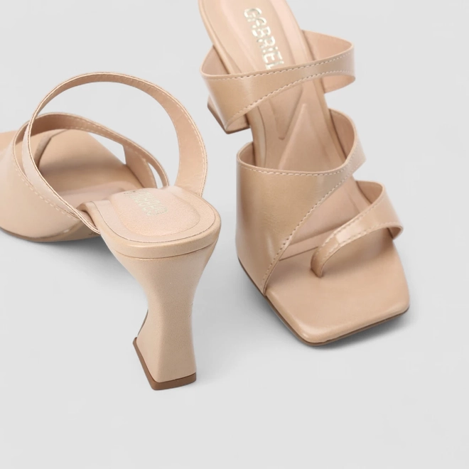 Tamanco Feminino Gabriela Salto Flare Tira Estilizada Nude