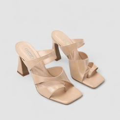 Tamanco Feminino Gabriela Salto Flare Tira Estilizada Nude