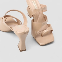 Tamanco Feminino Gabriela Salto Flare Tira Estilizada Nude