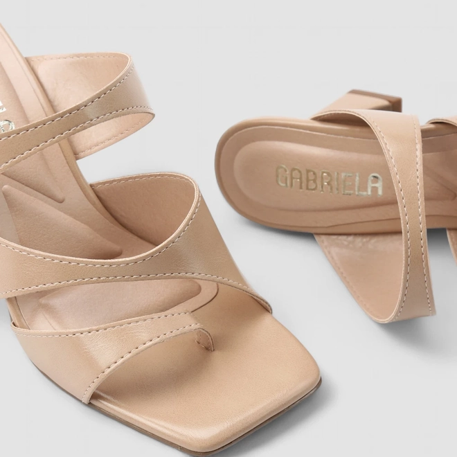 Tamanco Feminino Gabriela Salto Flare Tira Estilizada Nude