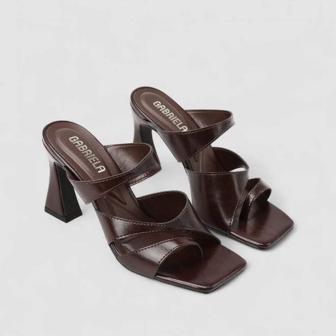 Tamanco Feminino Gabriela Salto Flare Tira Estilizada Marrom