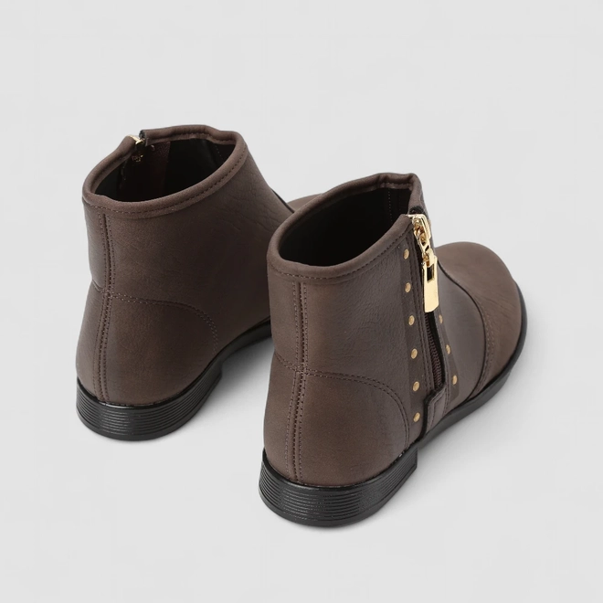 Bota Infantil Molekinha Cano Curto Zíper Detalhe Rebite Marrom