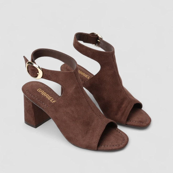 Peep Toe Slingback Feminino Gabriela Fivela Camurça Marrom