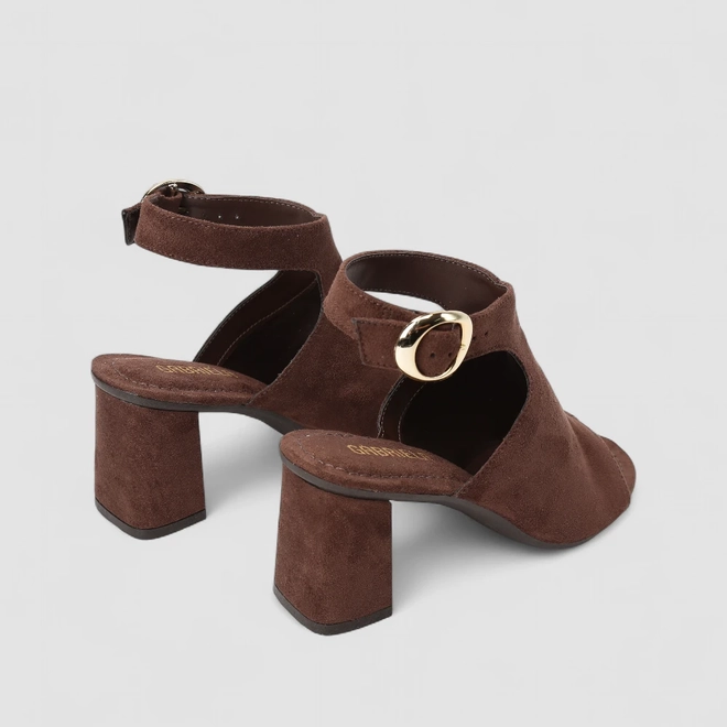 Peep Toe Slingback Feminino Gabriela Fivela Camurça Marrom