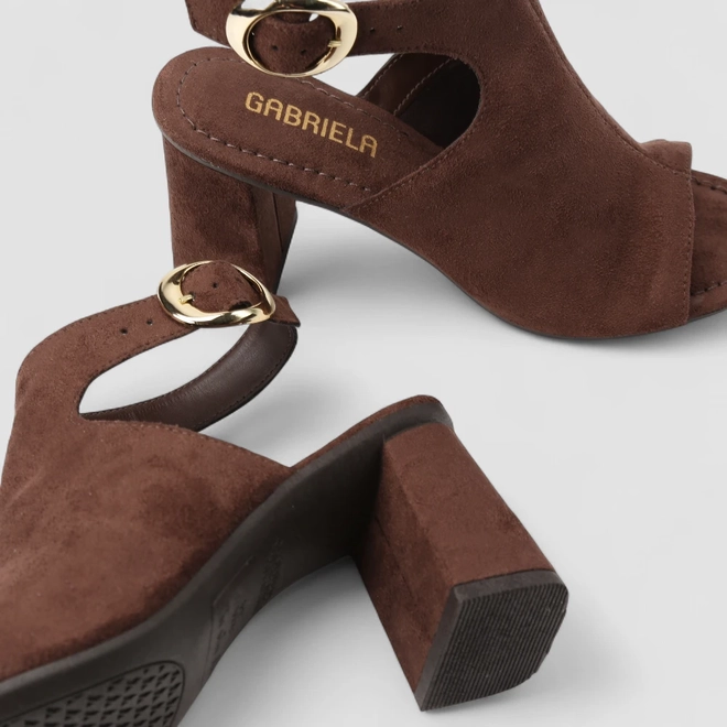 Peep Toe Slingback Feminino Gabriela Fivela Camurça Marrom