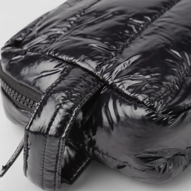 Necessaire Gabriela Pequena Puffer Brilhante Preto