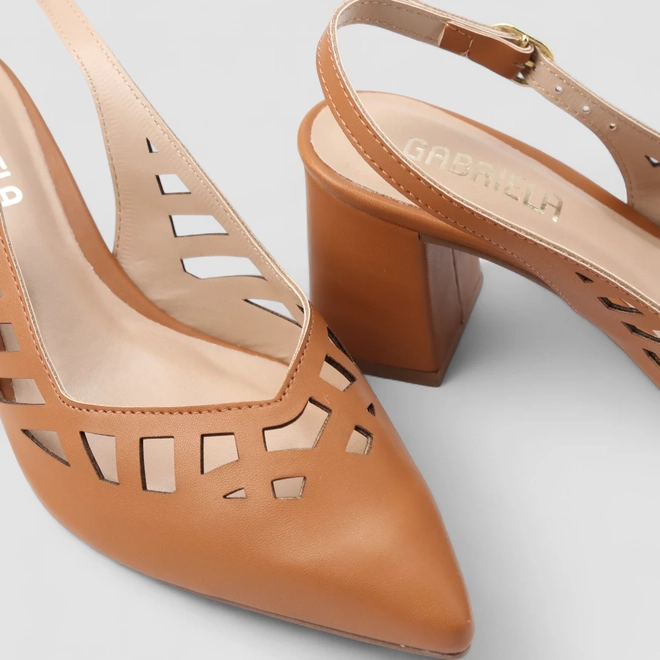 Scarpin Slingback Feminino Gabriela Perfuros Caramelo