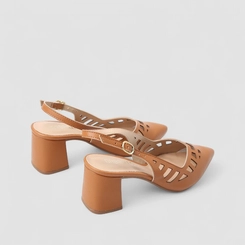 Scarpin Slingback Feminino Gabriela Perfuros Caramelo