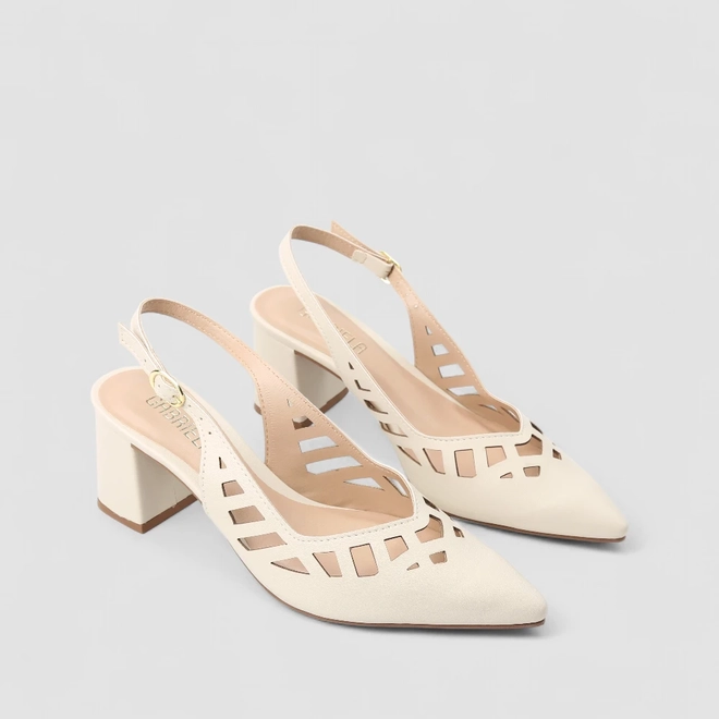 Scarpin Slingback Feminino Gabriela Perfuros Off White