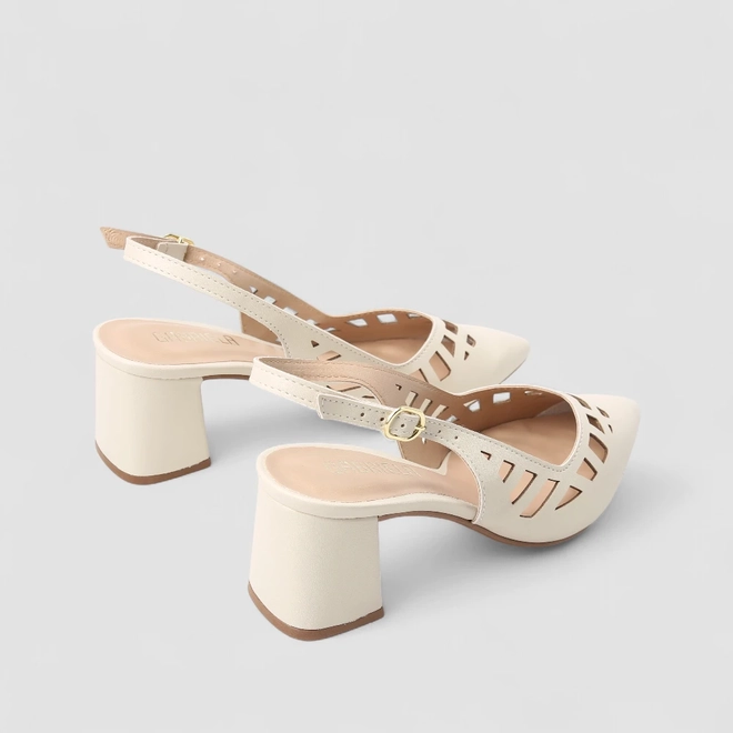 Scarpin Slingback Feminino Gabriela Perfuros Off White