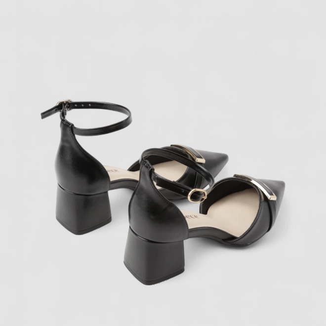 Sandália Feminina Bebecê Salto Bloco Detalhe Dourado Preto