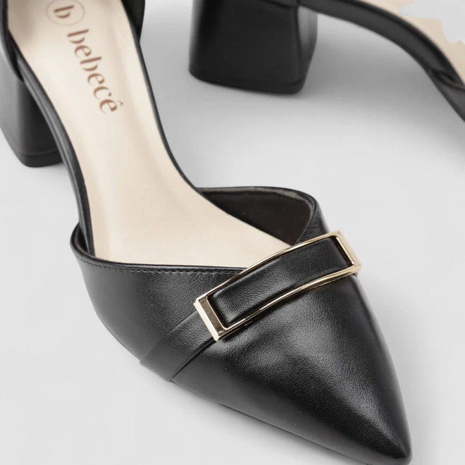 Sandália Feminina Bebecê Salto Bloco Detalhe Dourado Preto
