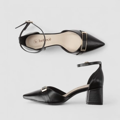 Sandália Feminina Bebecê Salto Bloco Detalhe Dourado Preto