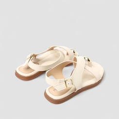 Sandália Feminina Modare Tiras Cruzadas Detalhe Bold Off White