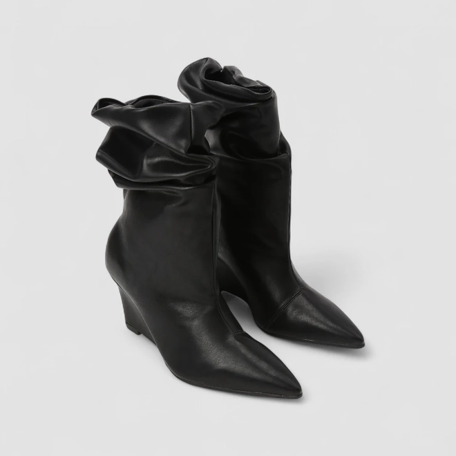 Bota Slouchy Feminina Gabriela Drapeada Salto Anabela Preta