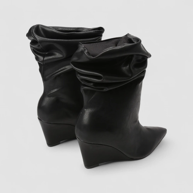 Bota Slouchy Feminina Gabriela Drapeada Salto Anabela Preta