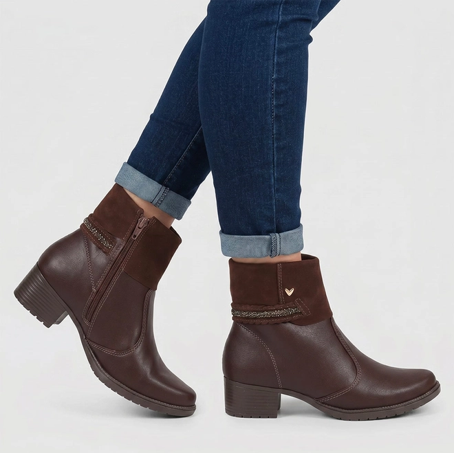 Bota Feminina Mississipi Nobuck Detalhe Strass & Tressê Marrom